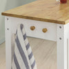 Detalle mesa de bar con ganchos SoBuy FWT50-WN